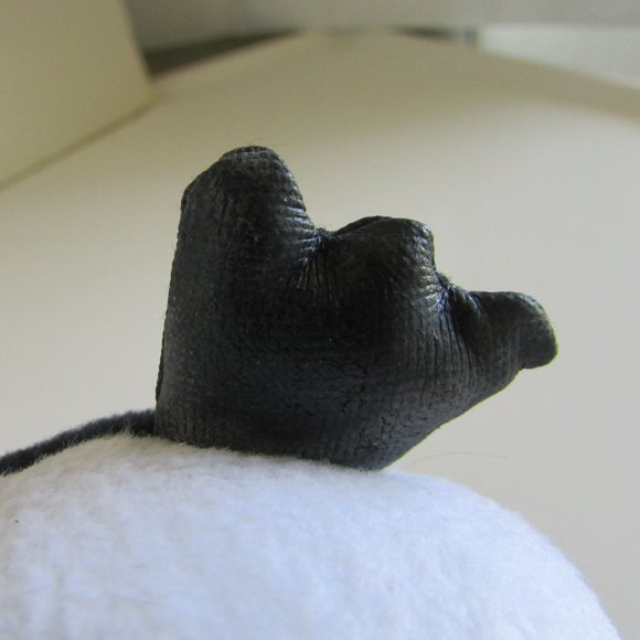 Penguin 5.5" Dakin Emperor Penguin Bean Bag Plush Red White Bow Tie - Picture 12 of 15